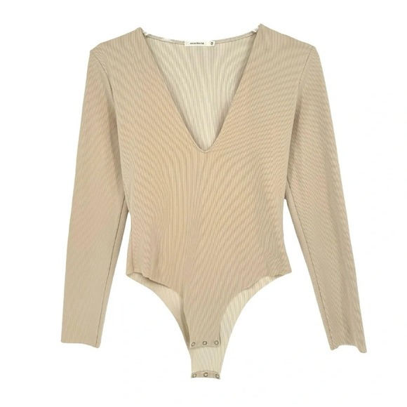 Samantha‎ Eng. Ribbed Long Sleeve Deep V-Neck Bodysuit in Cream Beige Medium - Picture 1 of 7